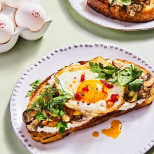 Mushroom, Ricotta and Fried Egg Tartine Recipe 