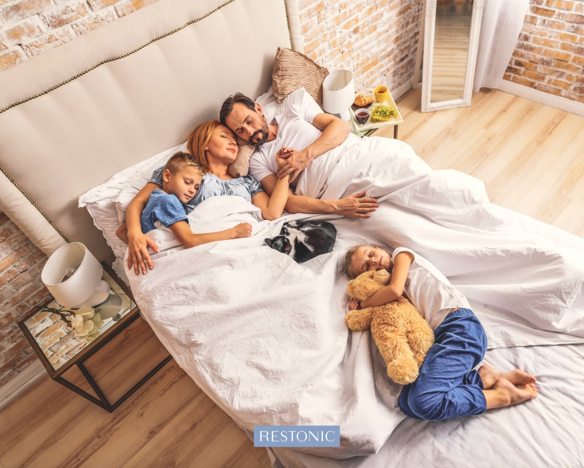 https://restonic.com/wp-content/uploads/2018/01/7-family-bed.jpg