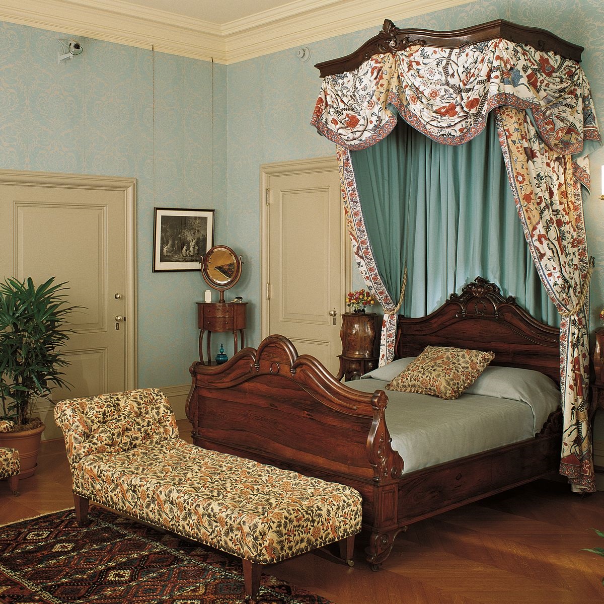 How to Design a Luxury Bedroom by Channeling the Decorating Styles of  Biltmore - Restonic