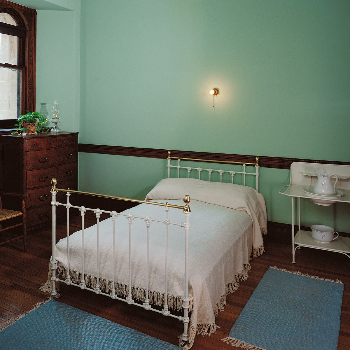 Biltmore servants bedroom